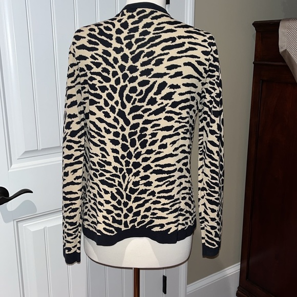 Dialogue Size Medium Cardigan - Picture 3 of 4